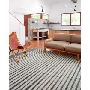 Loloi Hagen Collection HAG-03 White/Sky 6′-7″ x 9′-2″ Area Rug(White / Ocean)