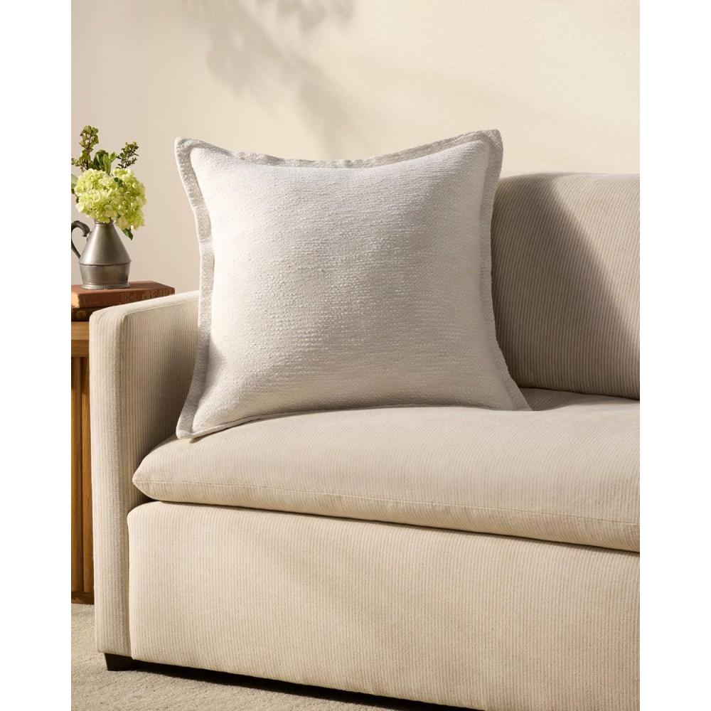 image:imageLoloi Chris Loves Julia Morris Collection PCJ0022 White 22 x 22 Cover wPoly PillowWhite