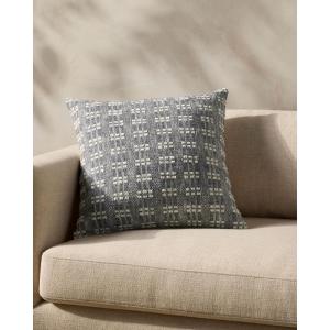 Loloi Magnolia Home by Joanna Gaines Bryn Collection PMH0062 Rust 22” x 22” Cover w/Down Pillow(Navy)